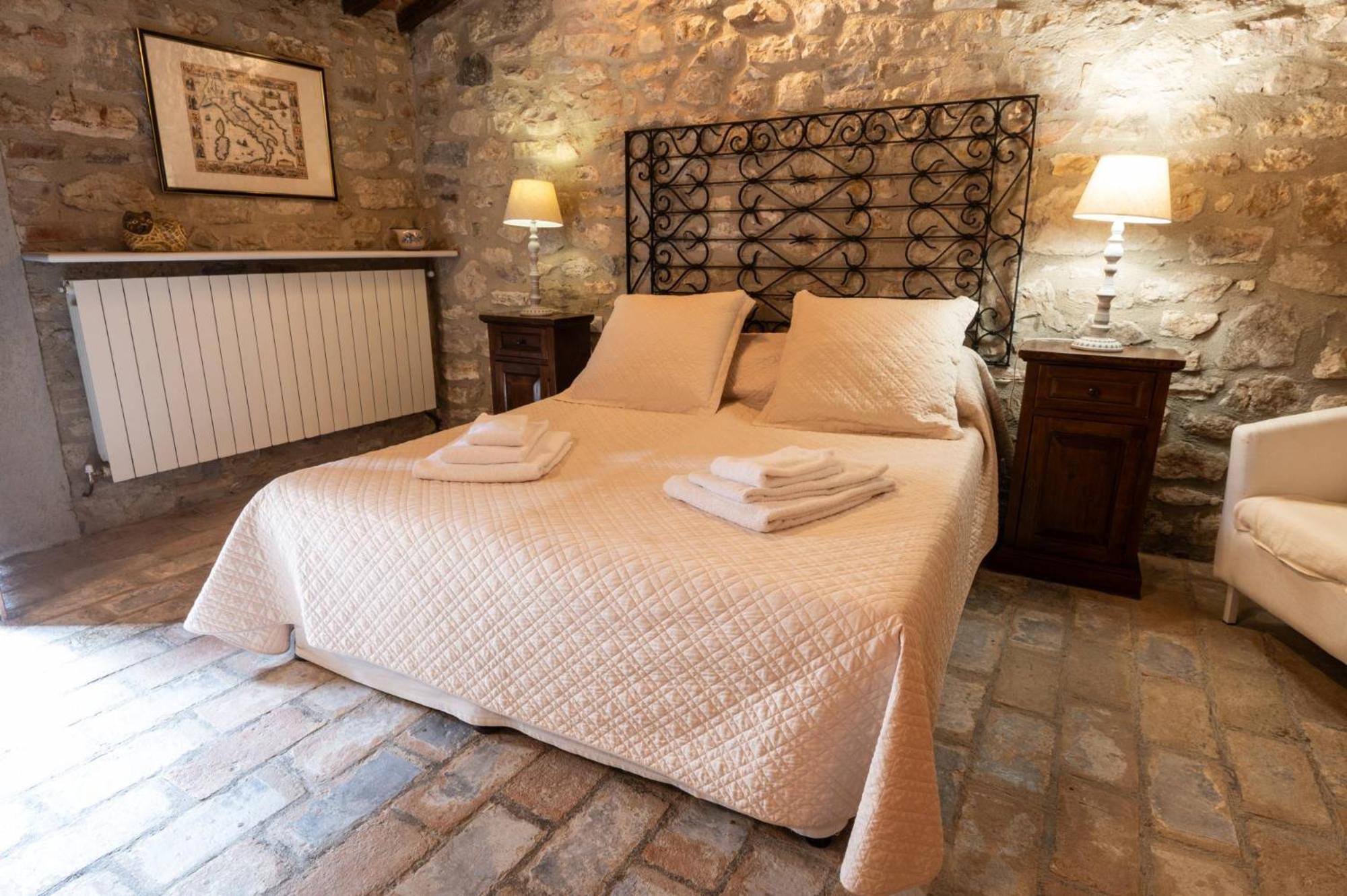 مبيت وإفطار Antognola Castello Valenzino المظهر الخارجي الصورة